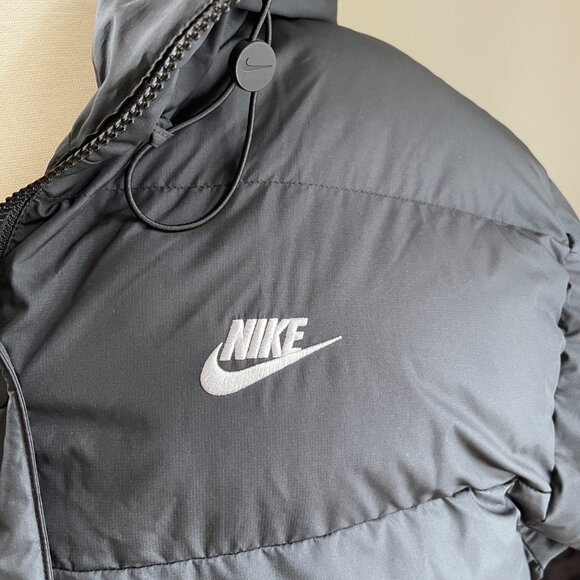 Women's Nike Sportswear Metro Down Puffer Hooded Parka FD8272-010 Size Medium - Picture 2 of 7